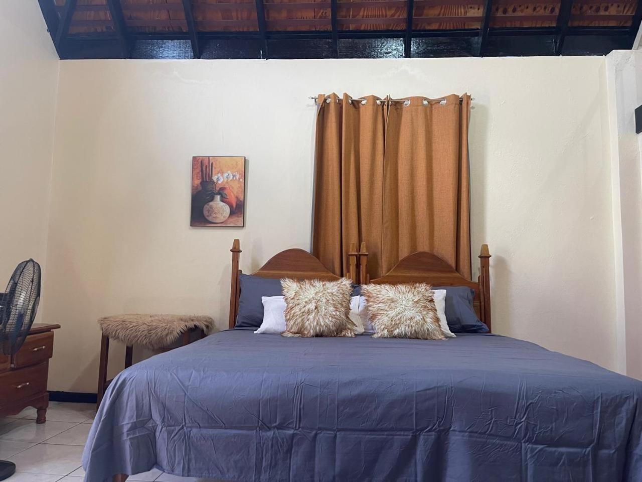 Oceanfront Condo W/ Free Parking + High Speed Wifi Negril Ngoại thất bức ảnh